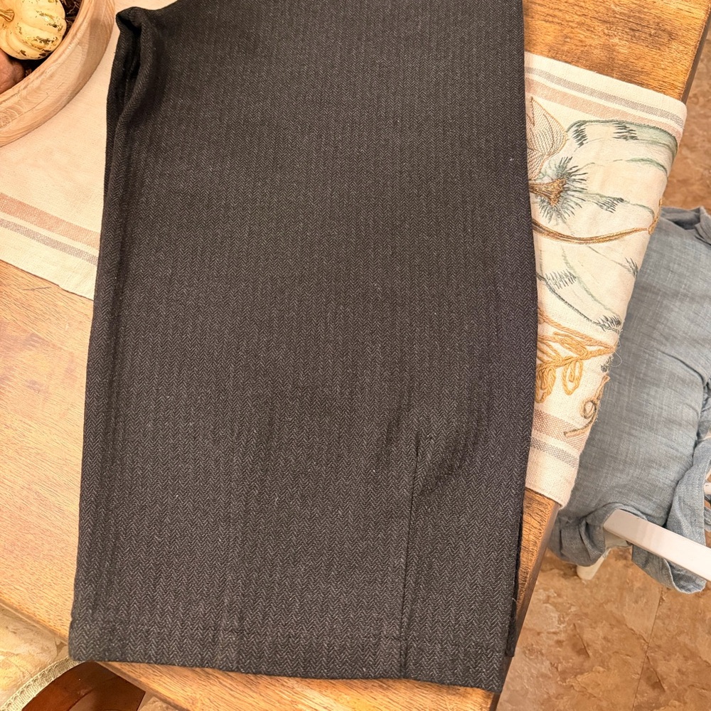 Herringbone Elastic Waist Cropped Trousers - Picture 8 of 8